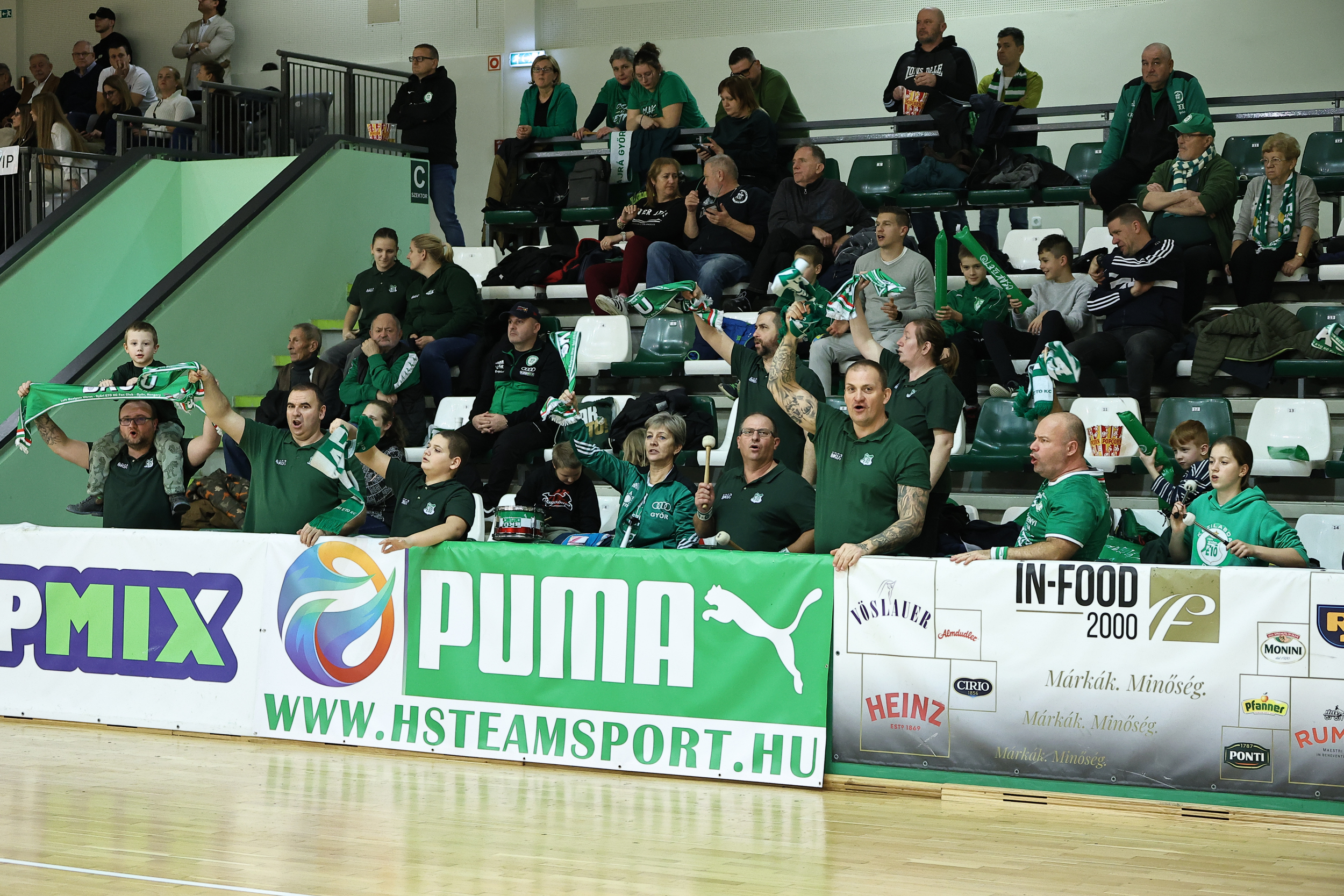 2025_12_11_ETO-UNI-Komlo-164