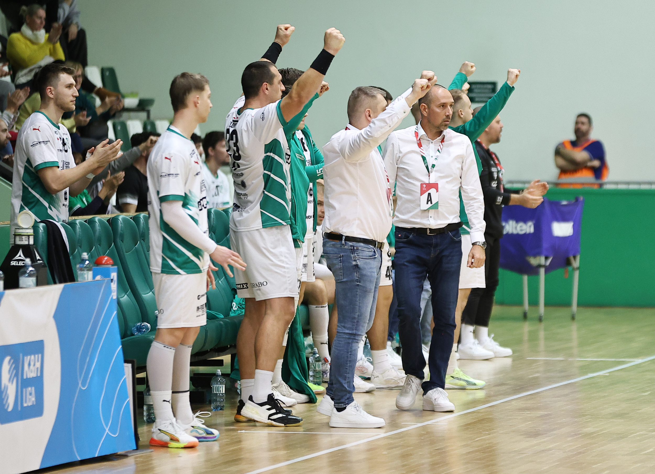 2025_12_11_ETO-UNI-Komlo-241