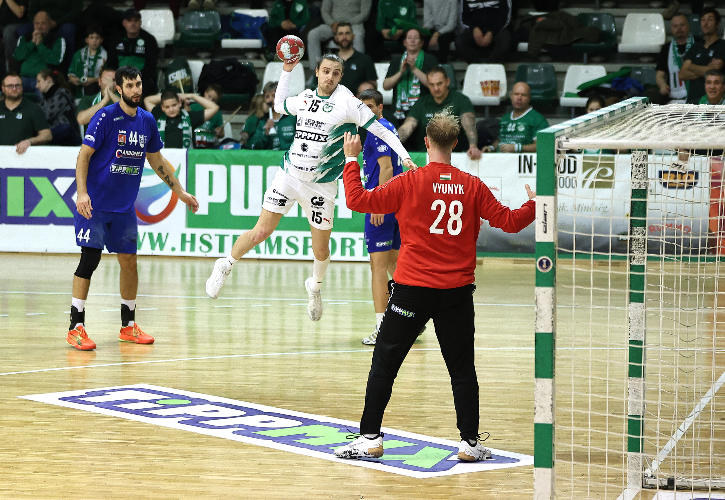 2025_12_11_ETO-UNI-Komlo-250