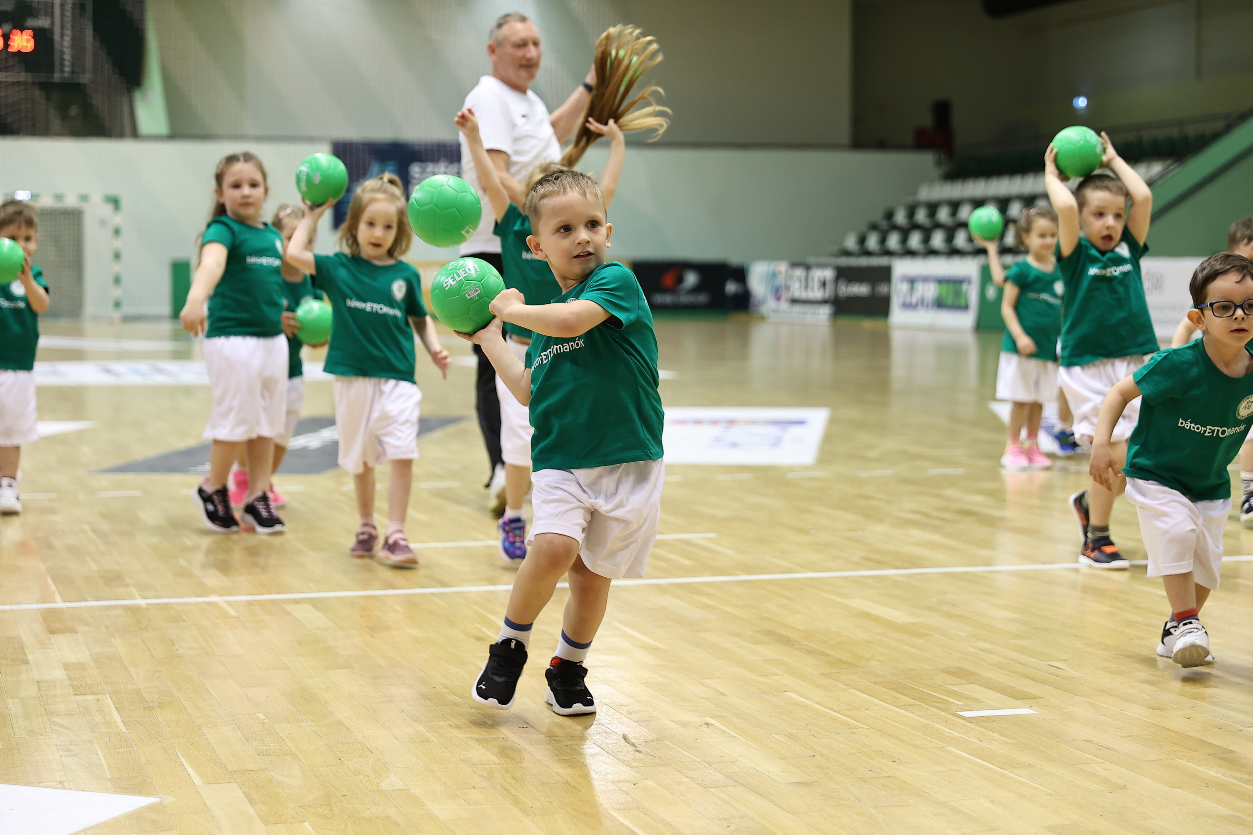 2026_04_07_ETO-manok-edzes-060