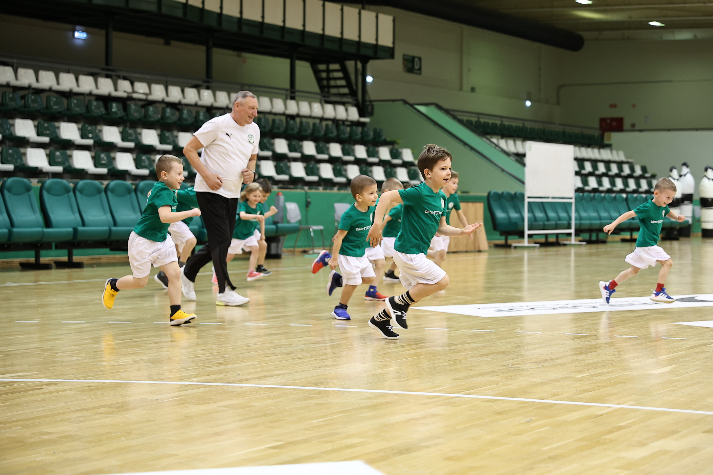 2026_04_07_ETO-manok-edzes-090