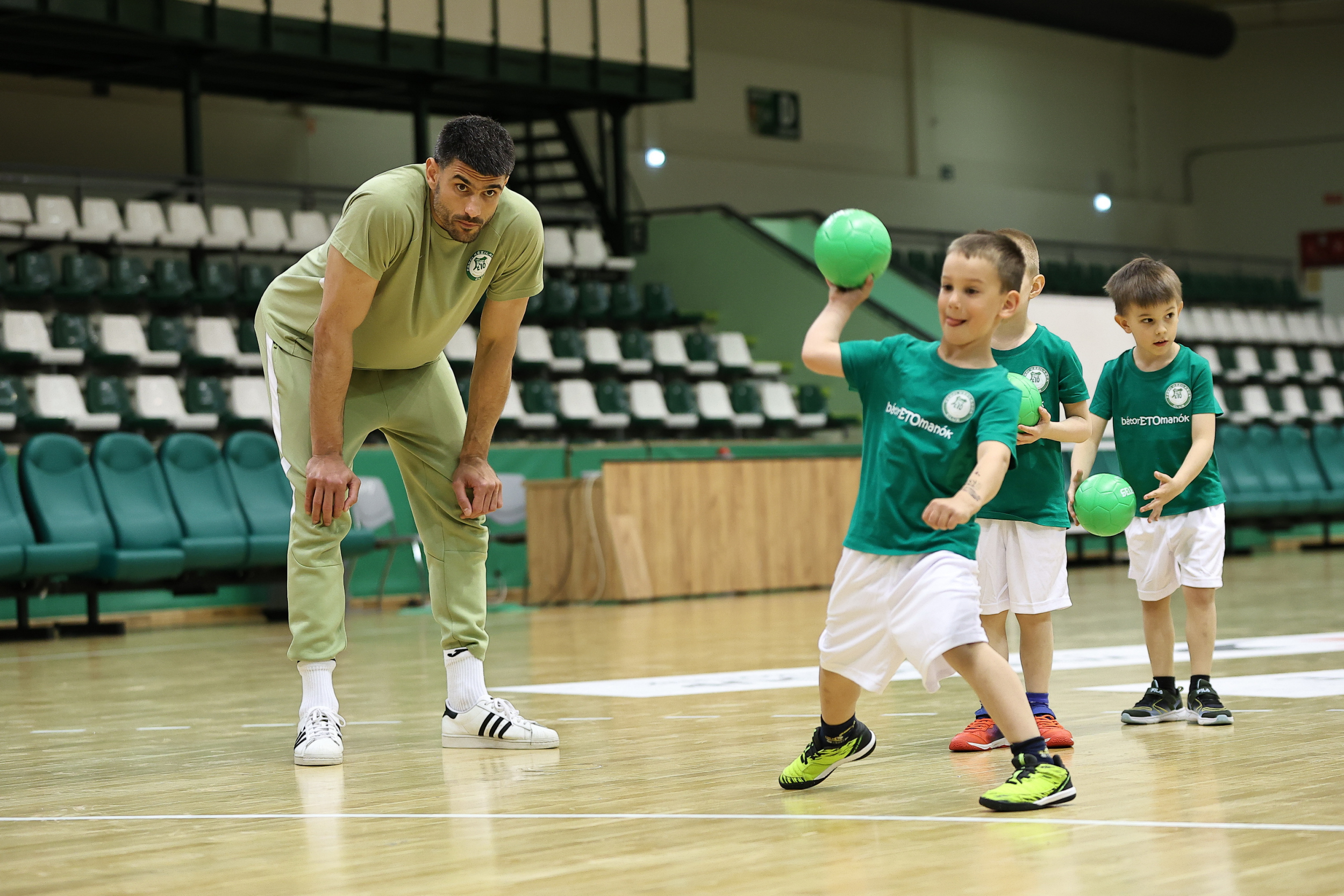 2026_04_07_ETO-manok-edzes-124