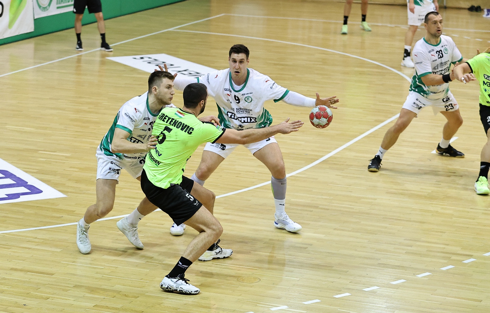 Megműtötték Tomislav Kusant