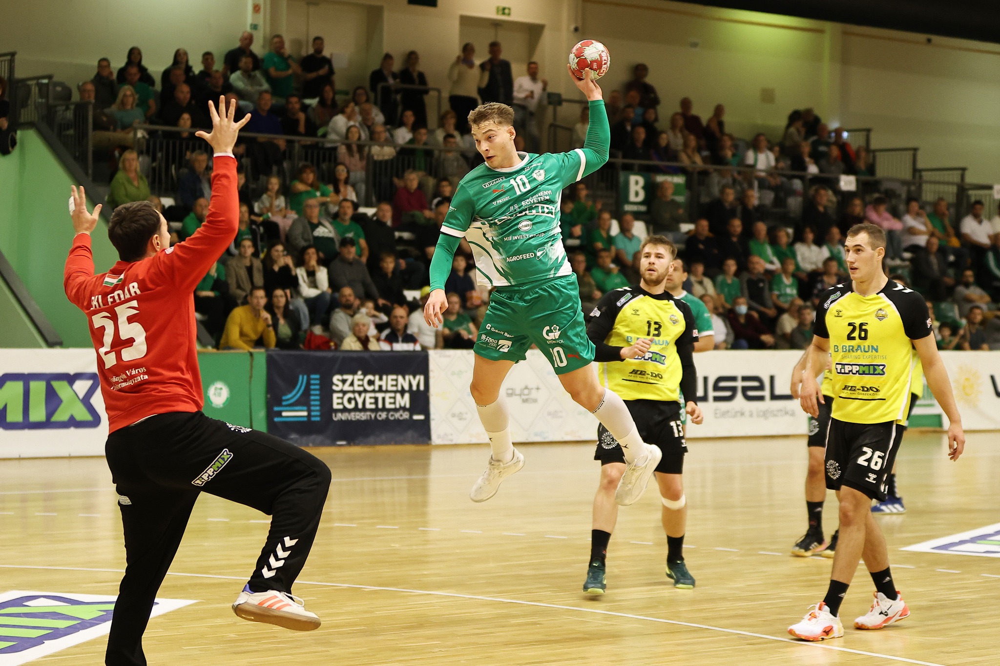 Apaság, félévértékelés, ünnepek – interjú Krakovszki Zsolttal